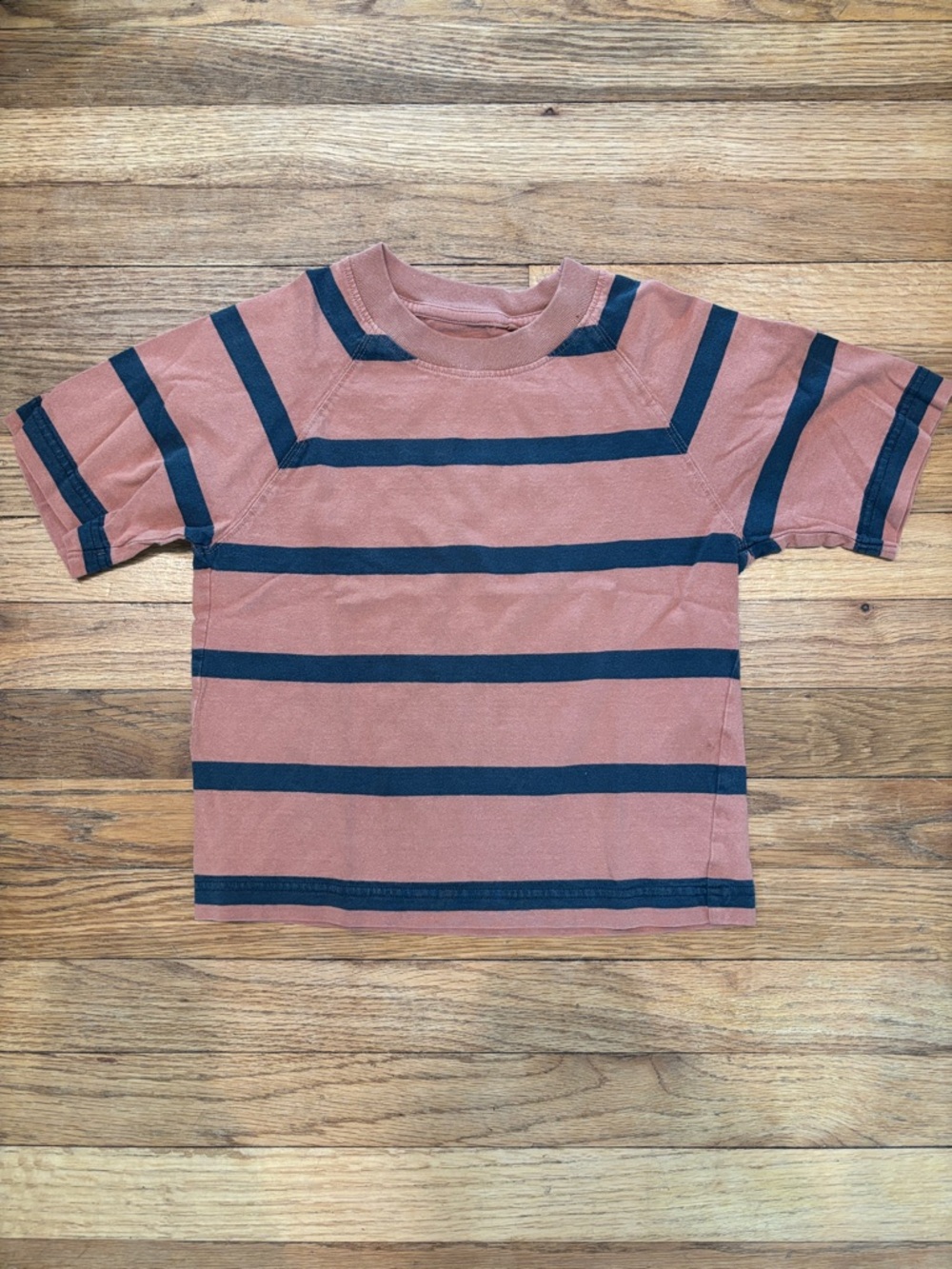 Uniqlo Boys Short Sleeve Striped Tee in Rust and Navy